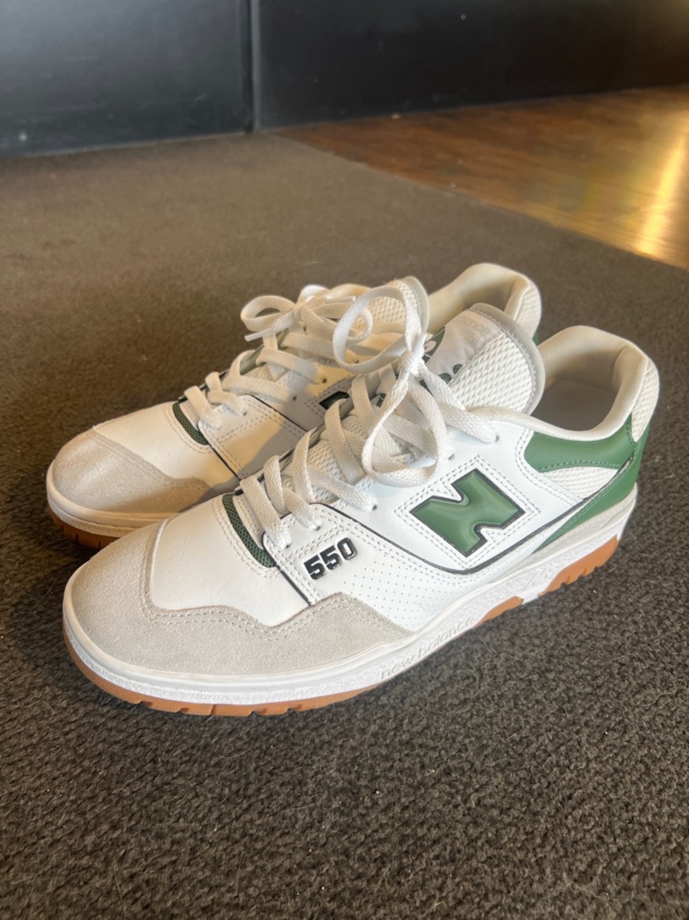 New Balance Men’s 550 White/Pine Green leather suede sneakers size M 12